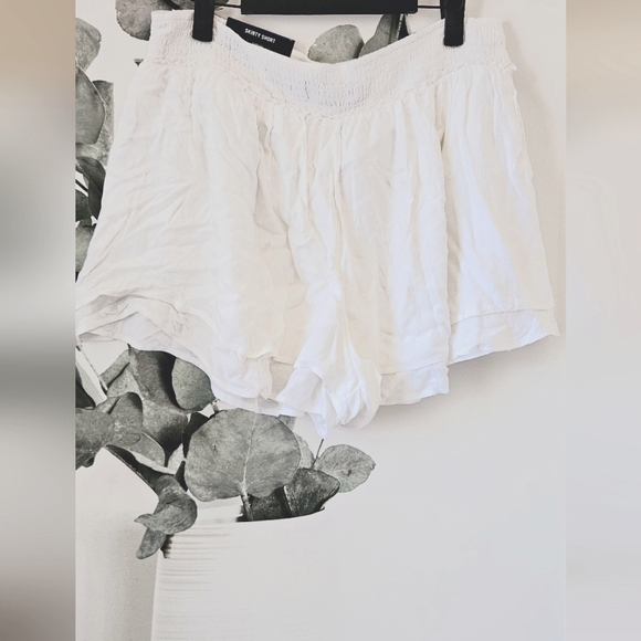 Hollister high rise skirty shorts in XL - New - Picture 5 of 7